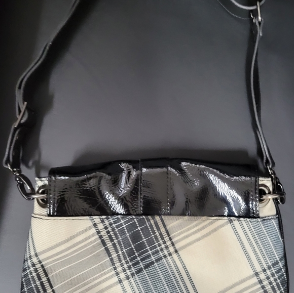 London Fog Purse - Shoulder Bag or Crossbody - Picture 3 of 11